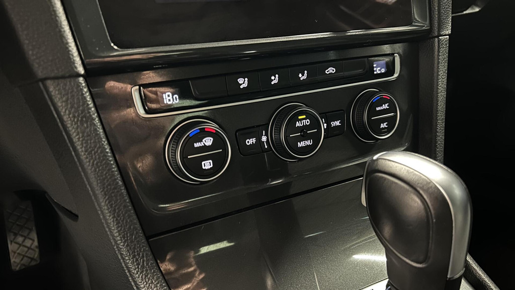 Volkswagen e-Golf (J832JZ) met abonnement