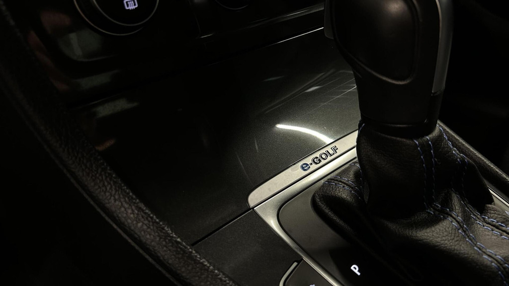 Volkswagen e-Golf (J832JZ) met abonnement