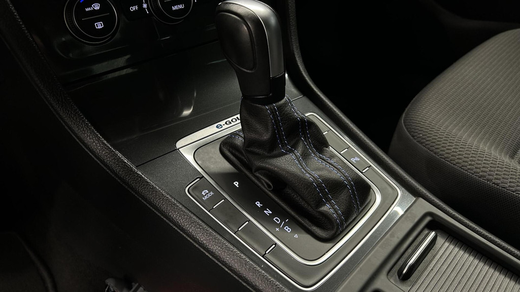 Volkswagen e-Golf (J832JZ) met abonnement