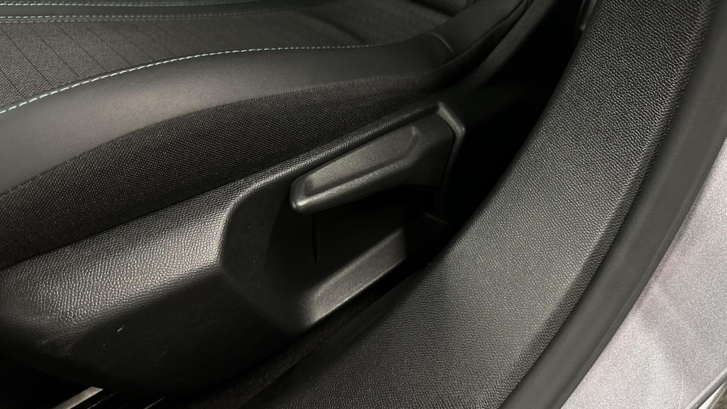 Peugeot e-2008 (K339LJ) met abonnement