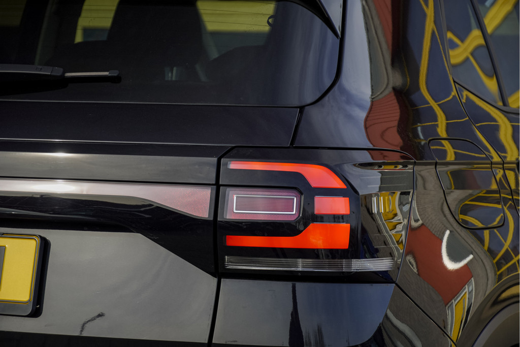 Volkswagen T-Cross (J273ZN) met abonnement