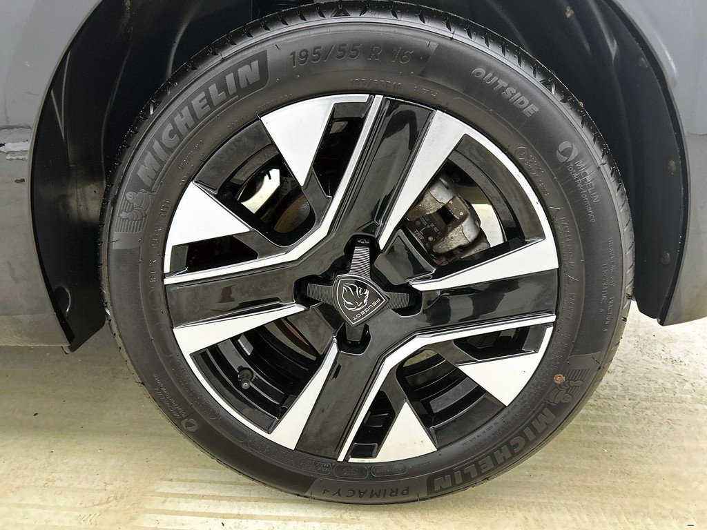 Peugeot 208 (KBD78P) met abonnement