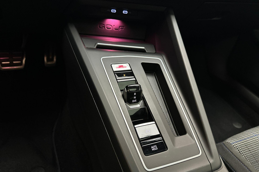 Volkswagen Golf GTE (JZK34J) met abonnement