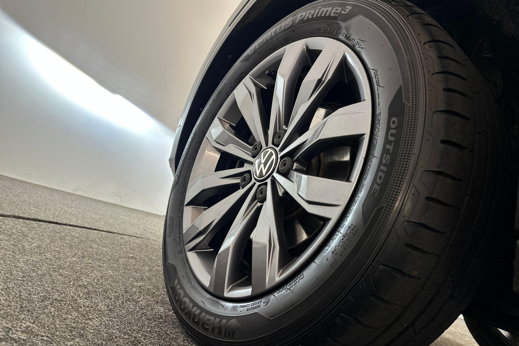 Volkswagen T-Roc (P098JX) met abonnement