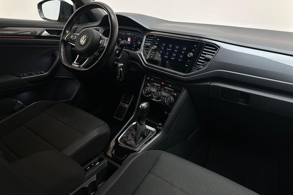 Volkswagen T-Roc (P098JX) met abonnement