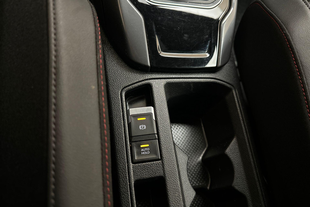 Volkswagen T-Roc (P098JX) met abonnement