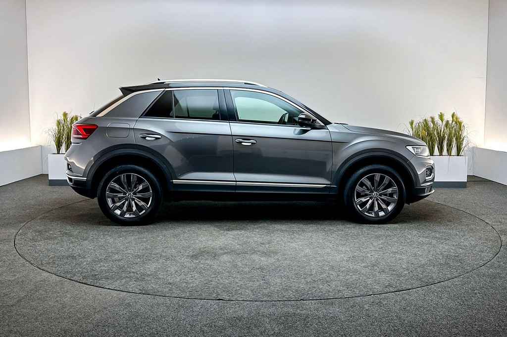 Volkswagen T-Roc (P098JX) met abonnement