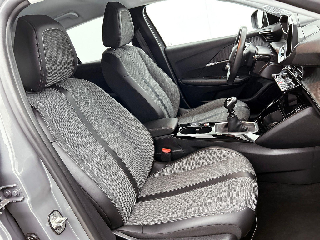 Peugeot 208 (KBK63Z) met abonnement