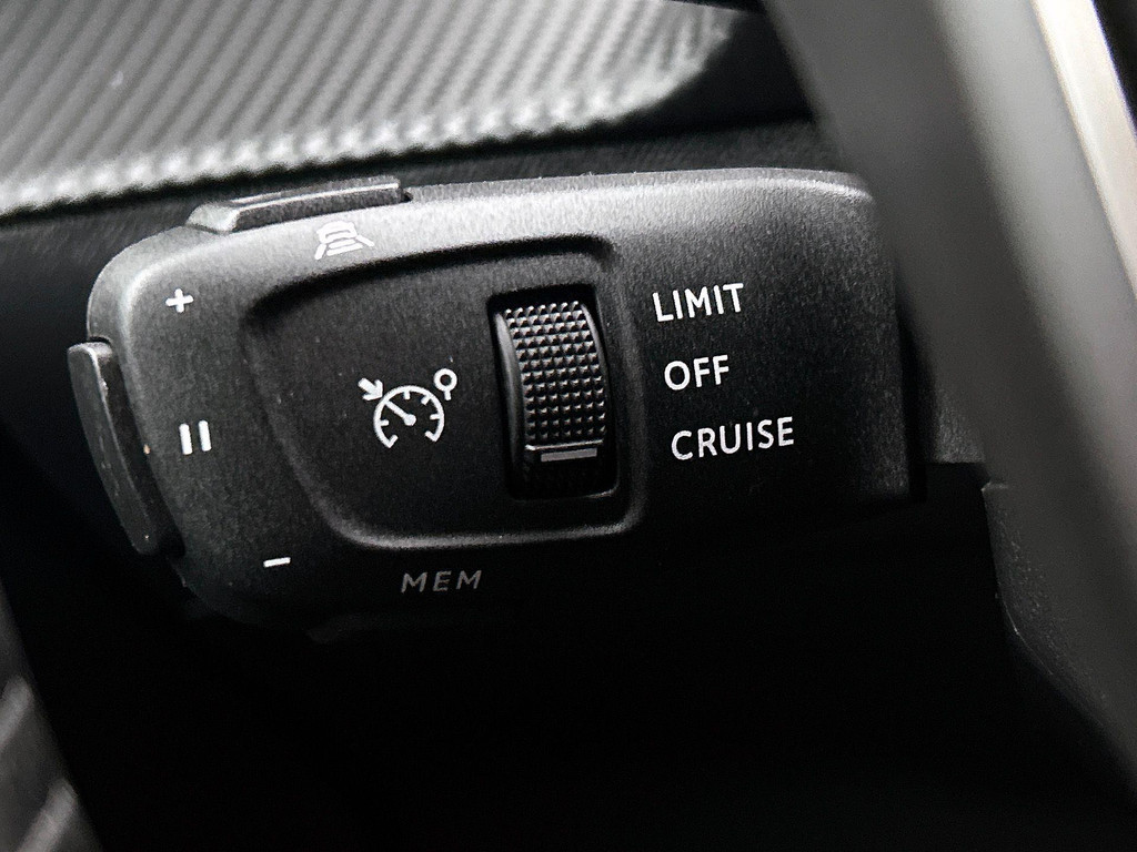 Peugeot 208 (KBK63Z) met abonnement