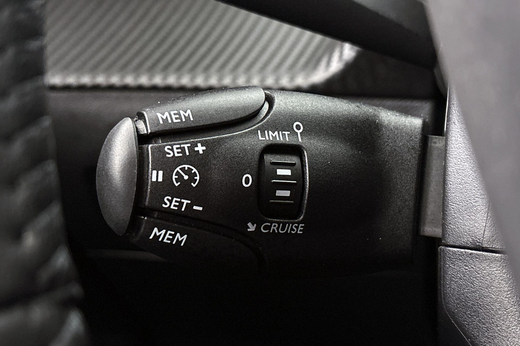 Peugeot 2008 (GHP94N) met abonnement