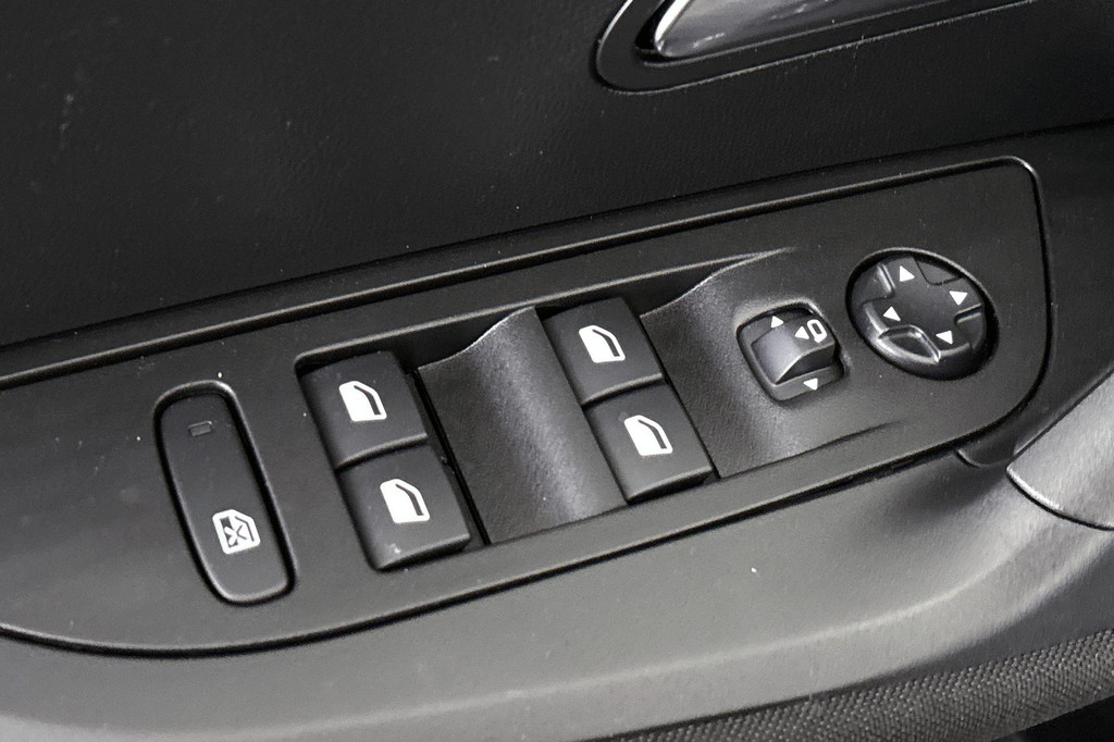 Peugeot 2008 (GHP94N) met abonnement