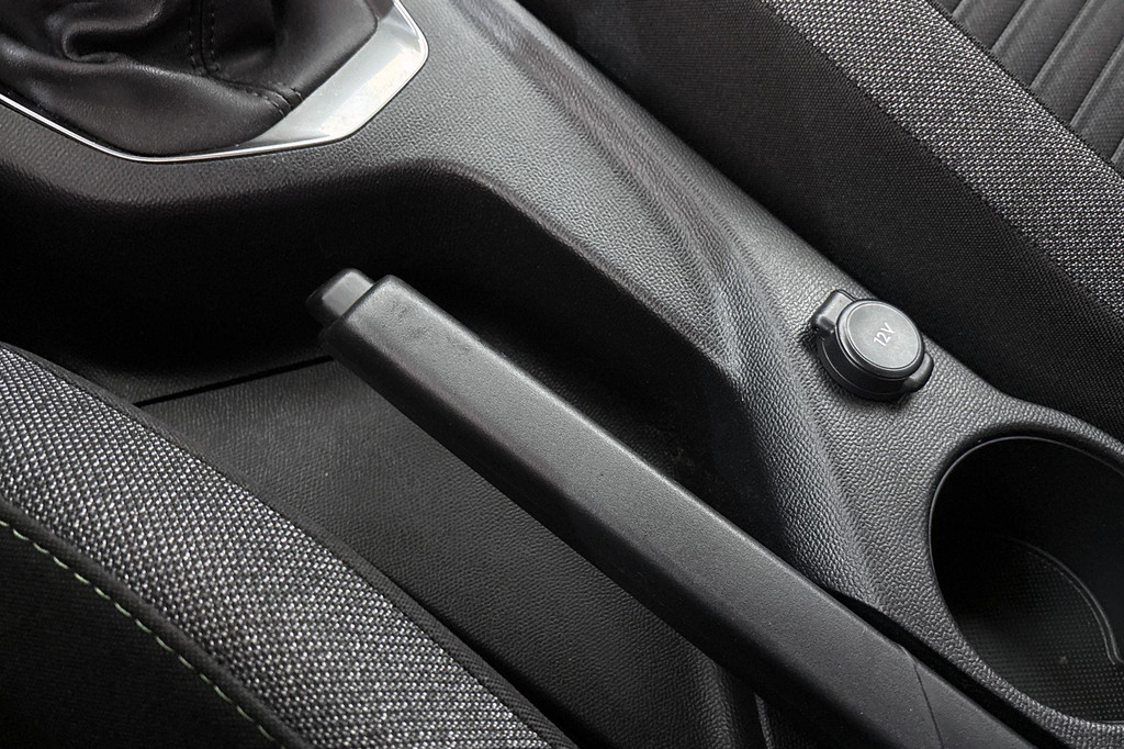 Peugeot 2008 (GHP94N) met abonnement