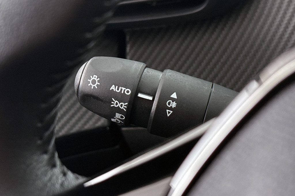 Peugeot 2008 (GHP94N) met abonnement