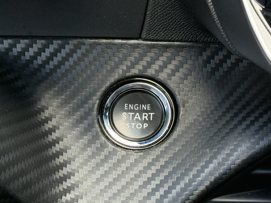 Peugeot e-2008 (T758GG) met abonnement