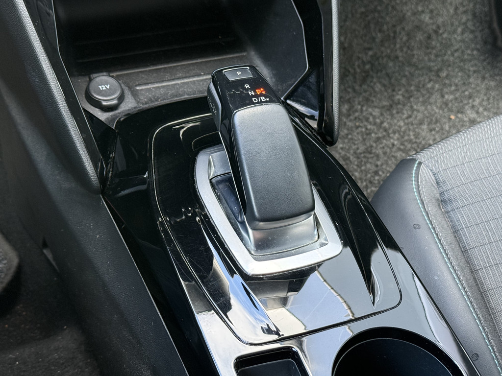 Peugeot e-2008 (T758GG) met abonnement