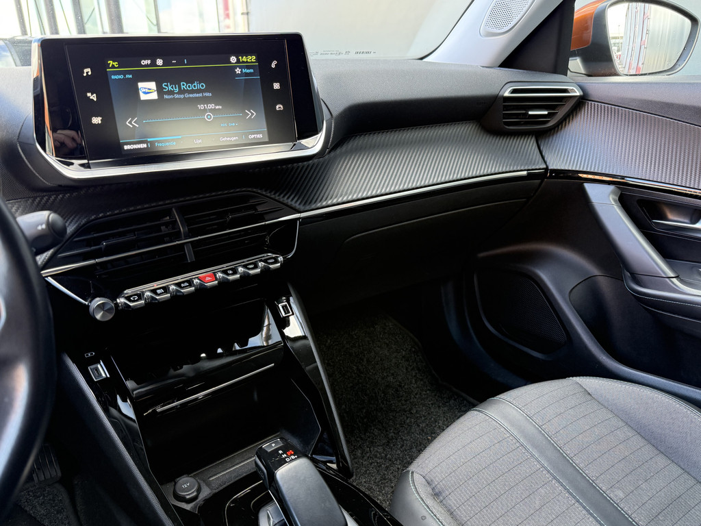 Peugeot e-2008 (T758GG) met abonnement