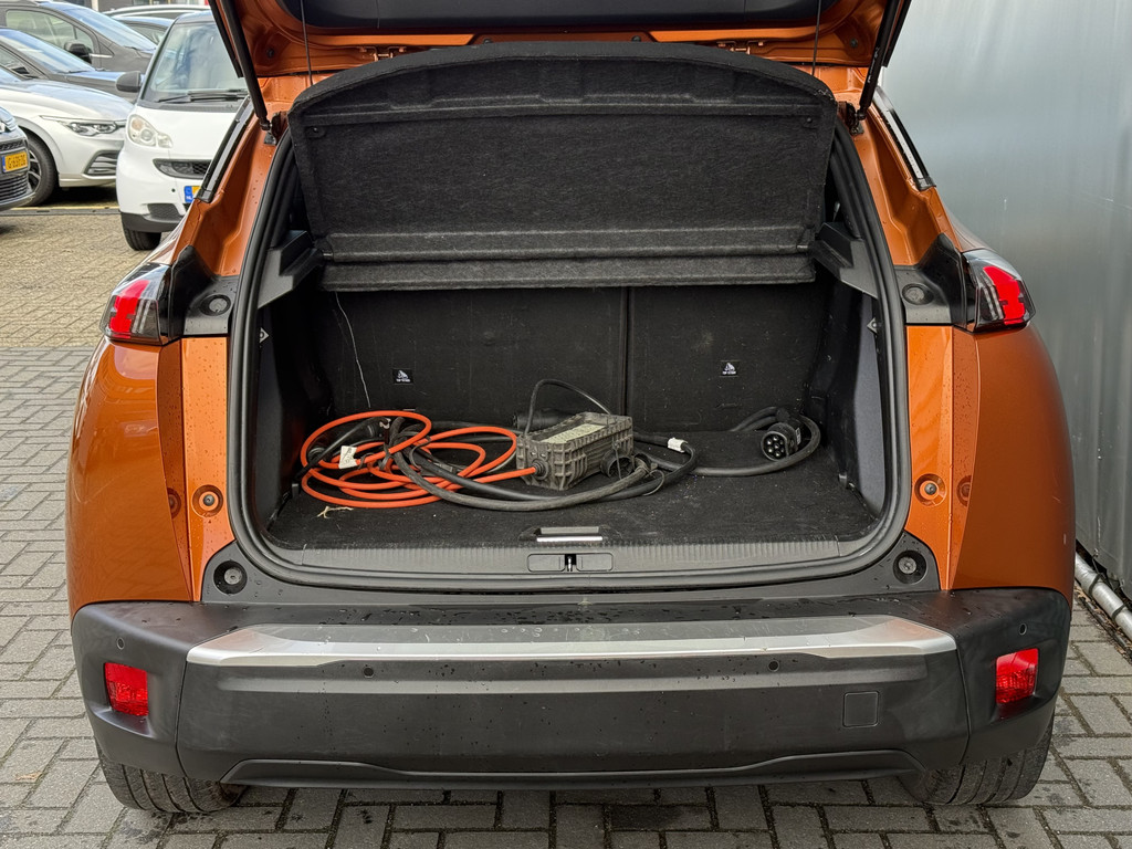 Peugeot e-2008 (T758GG) met abonnement