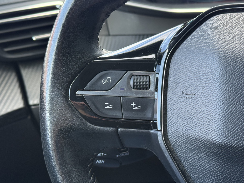 Peugeot e-2008 (T758GG) met abonnement