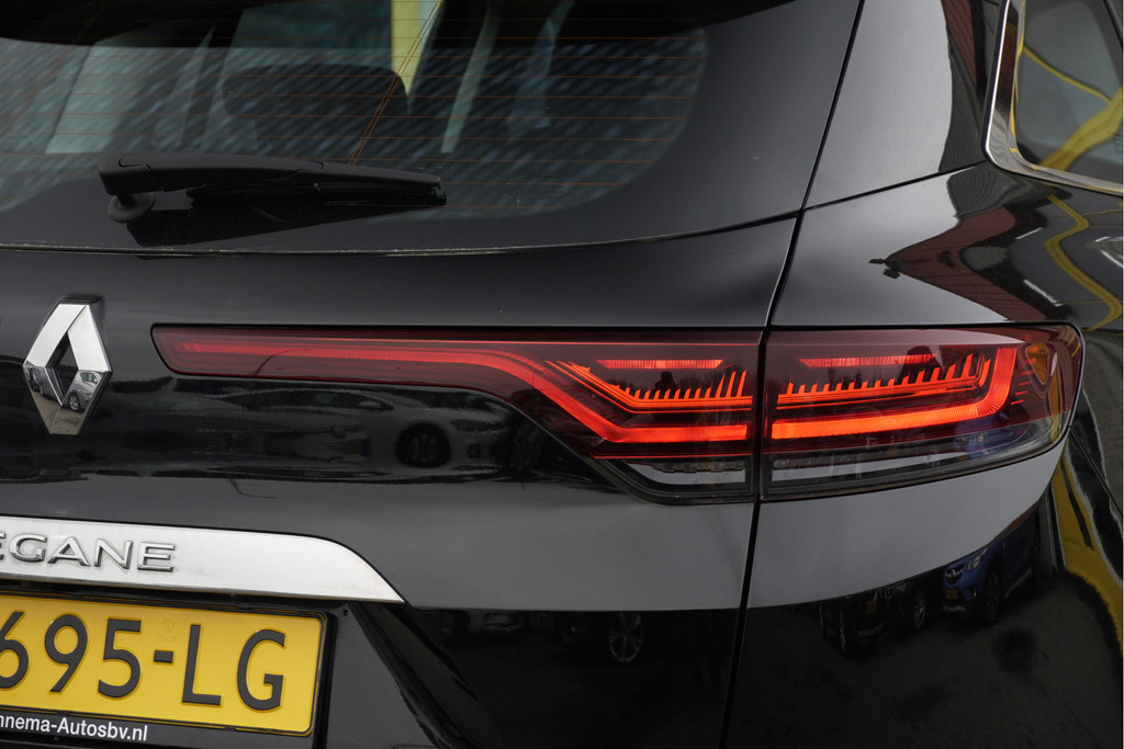 Renault MEGANE Estate (P695LG) met abonnement