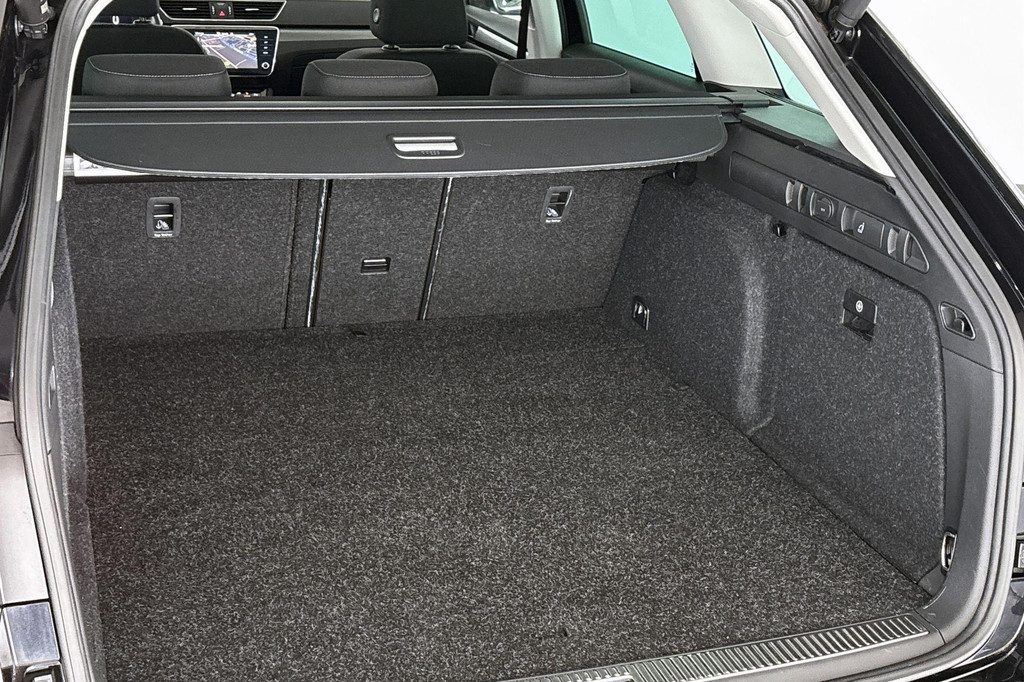 ŠKODA Superb (KBT40S) met abonnement