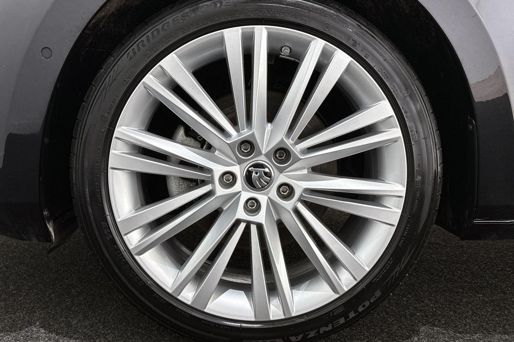 ŠKODA Superb (KBT40S) met abonnement