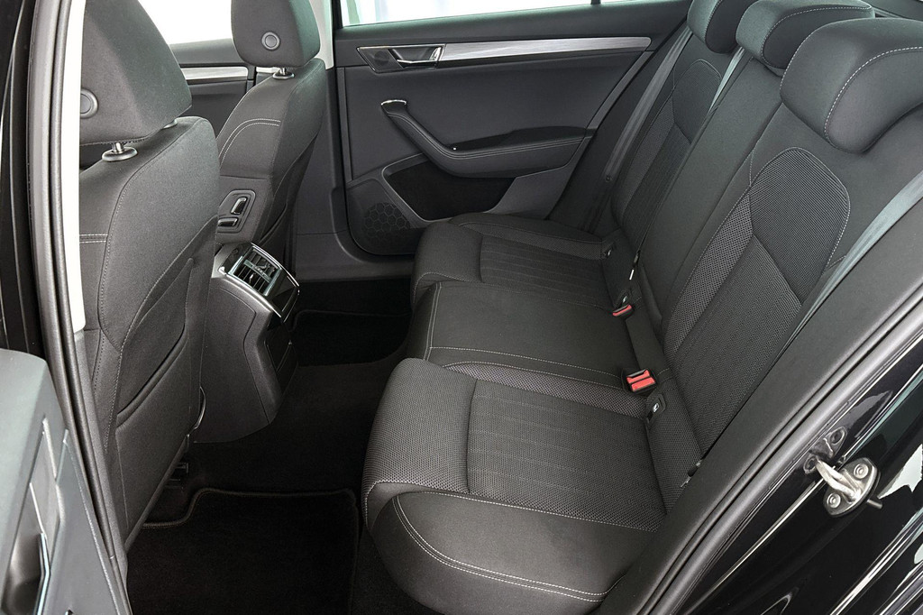 ŠKODA Superb (KBT40S) met abonnement