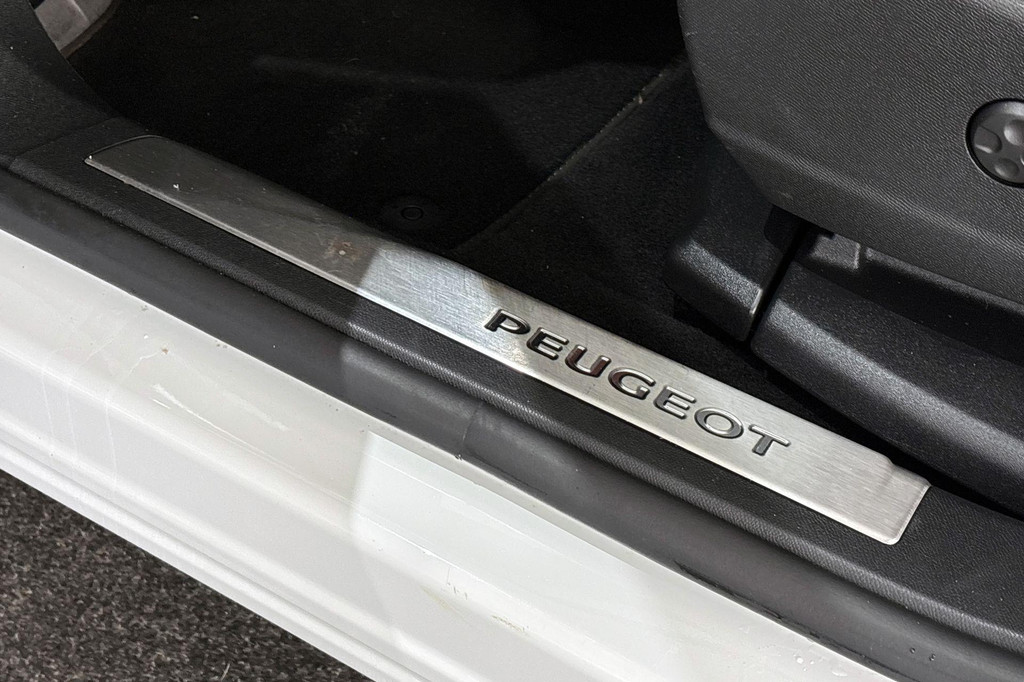 Peugeot 3008 (KBT49T) met abonnement