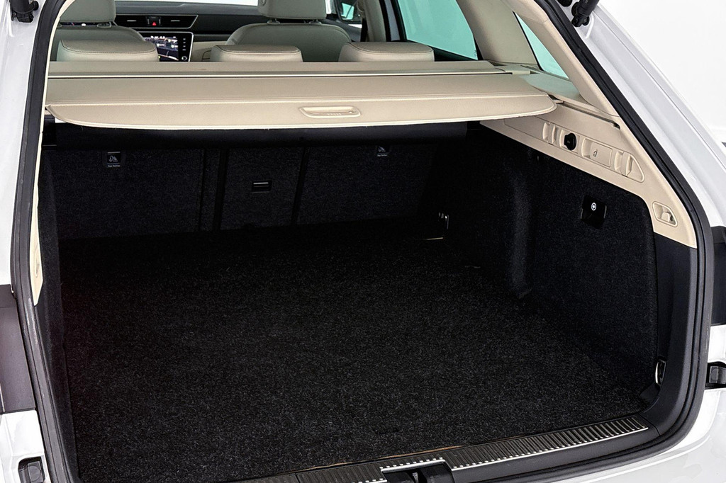 ŠKODA Superb (KBT63S) met abonnement