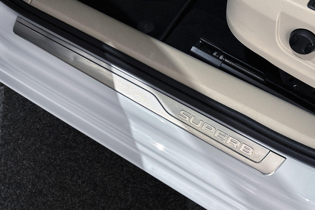 ŠKODA Superb (KBT63S) met abonnement