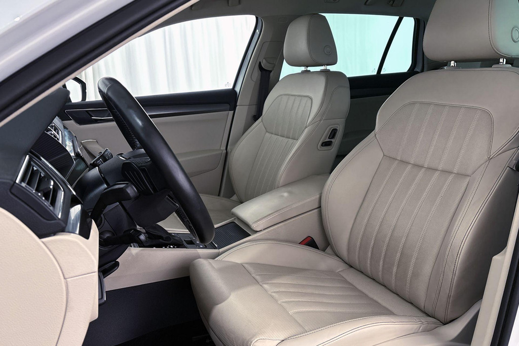 ŠKODA Superb (KBT63S) met abonnement