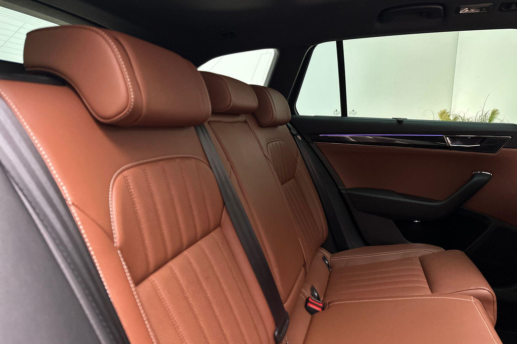 ŠKODA Superb (KBV92D) met abonnement