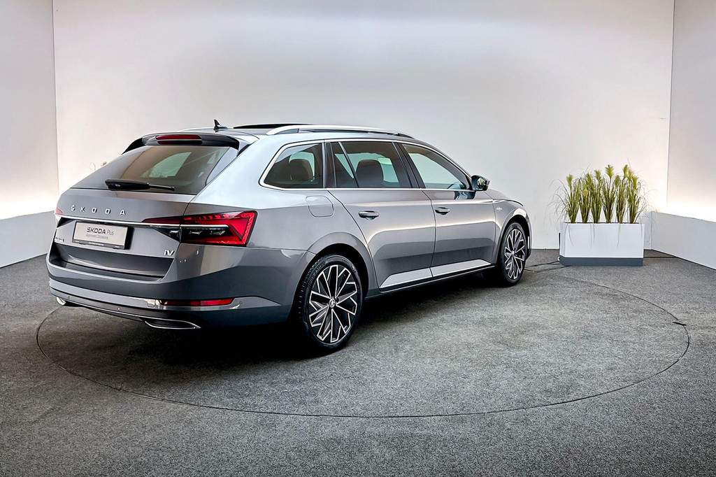 ŠKODA Superb (KBV92D) met abonnement