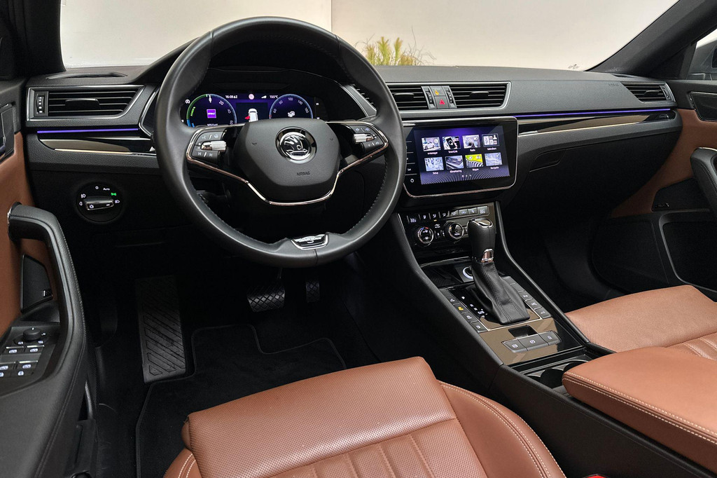 ŠKODA Superb (KBV92D) met abonnement