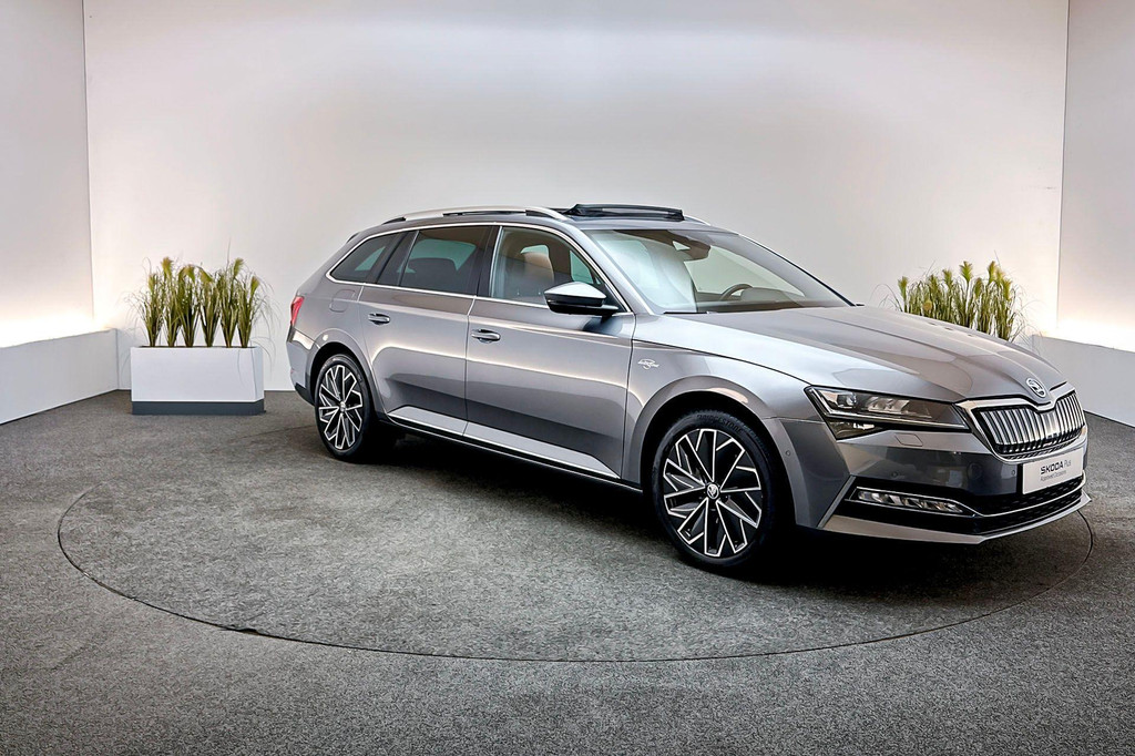 ŠKODA Superb (KBV92D) met abonnement
