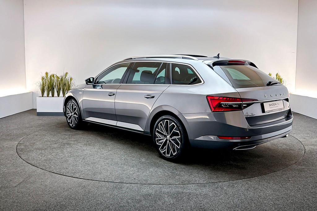 ŠKODA Superb (KBV92D) met abonnement