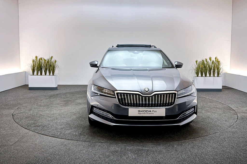 ŠKODA Superb (KBV92D) met abonnement