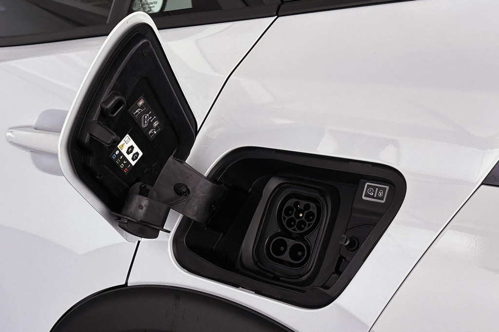 Peugeot e-2008 (HLR70V) met abonnement