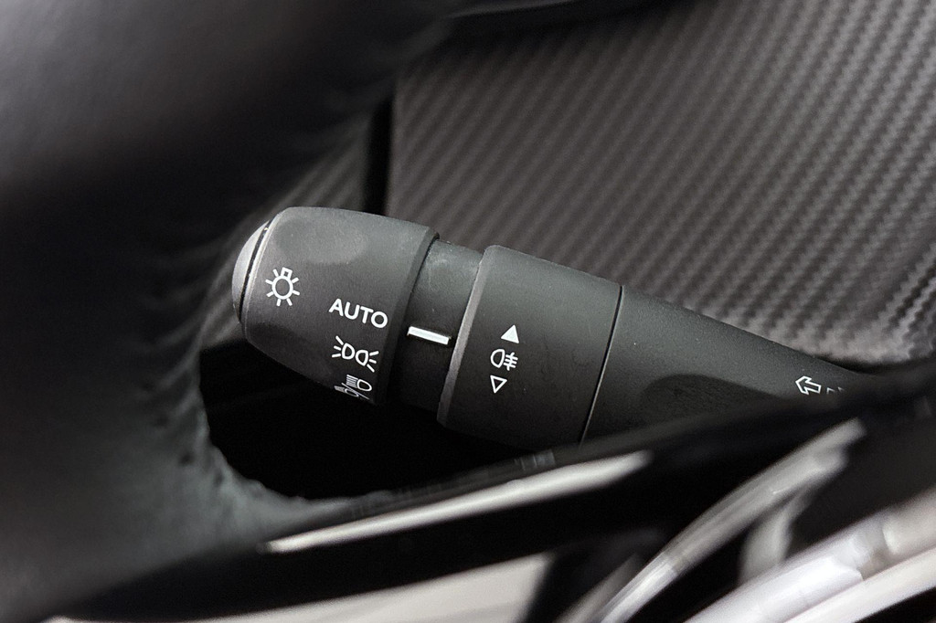 Peugeot e-2008 (HLR70V) met abonnement
