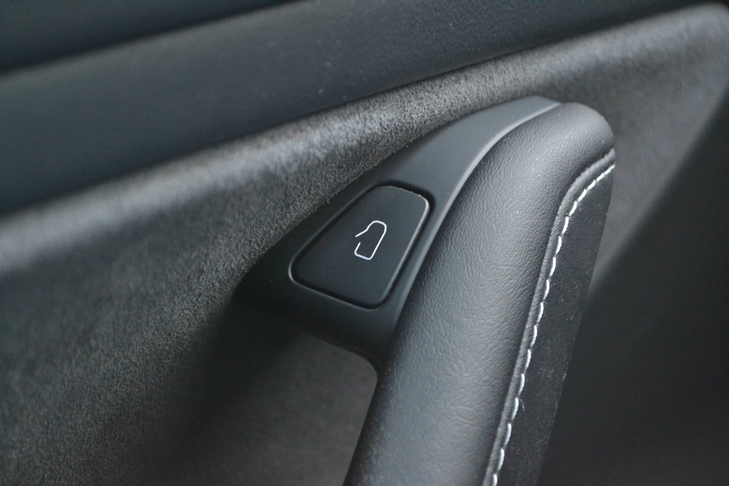 Tesla Model 3 AWD (K267FT) met abonnement