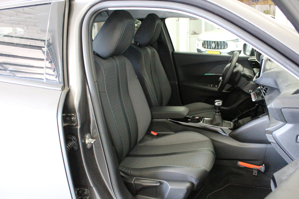 Peugeot 2008 (K417RD) met abonnement