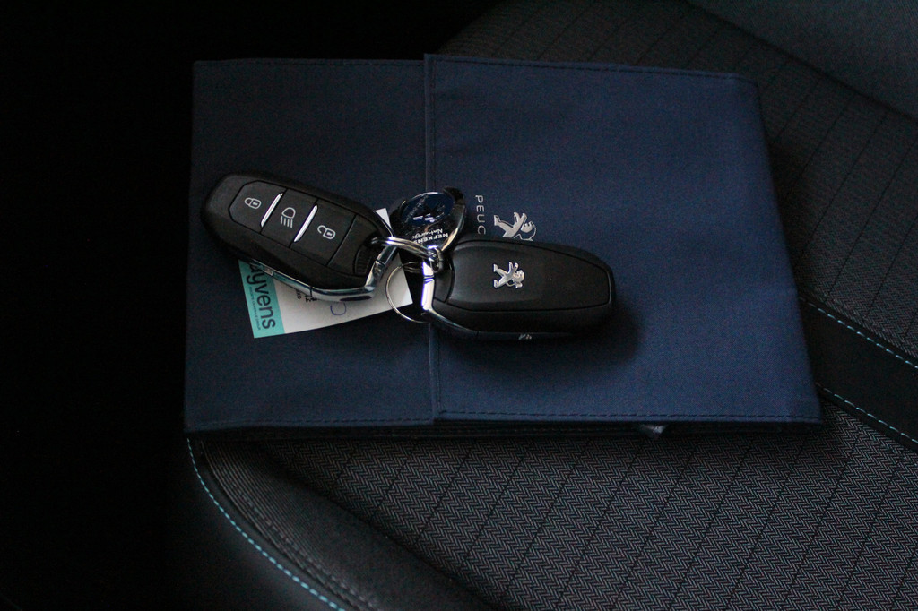 Peugeot 2008 (K417RD) met abonnement