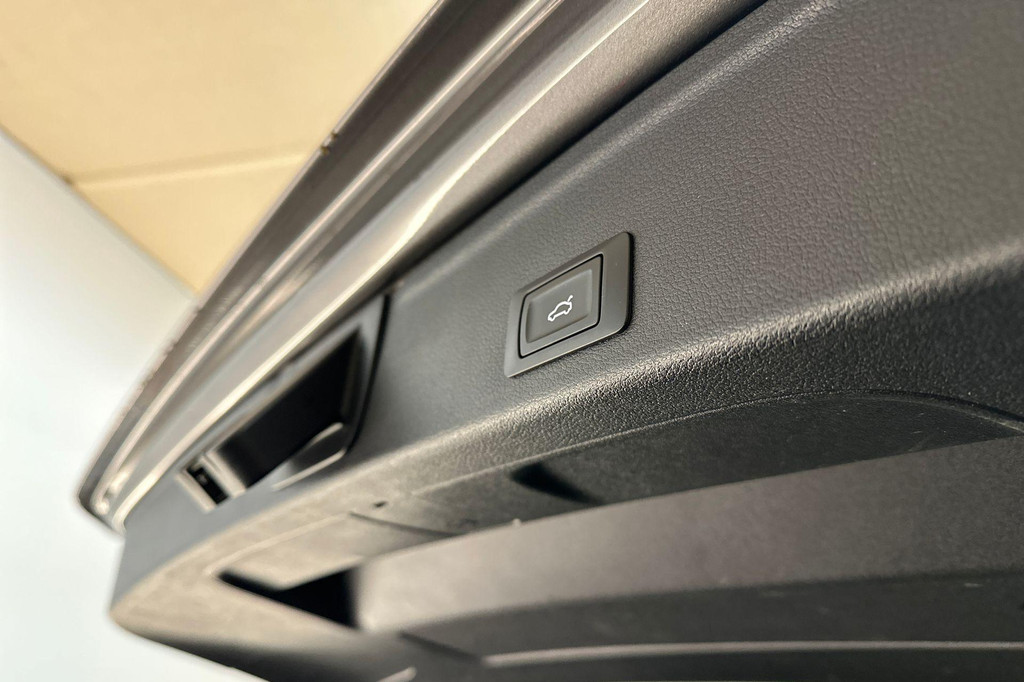 Audi A4 (P094GB) met abonnement