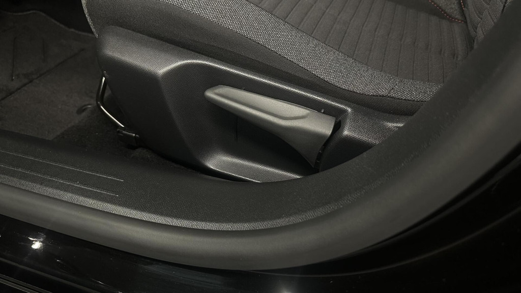 Peugeot e-208 (T829DD) met abonnement