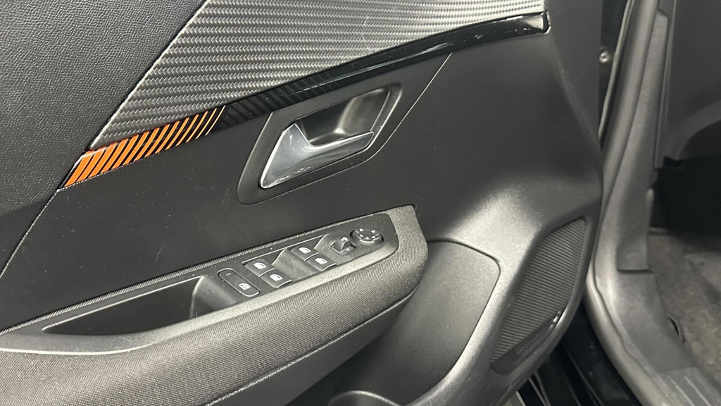 Peugeot e-208 (T829DD) met abonnement