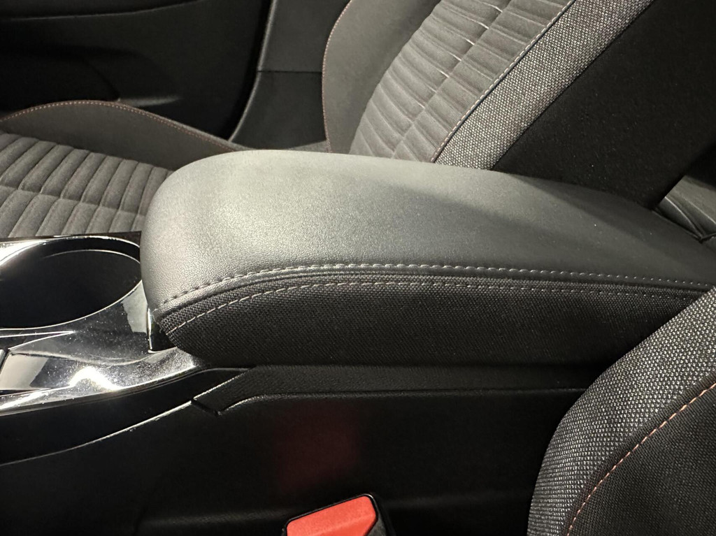 Peugeot e-208 (T829DD) met abonnement