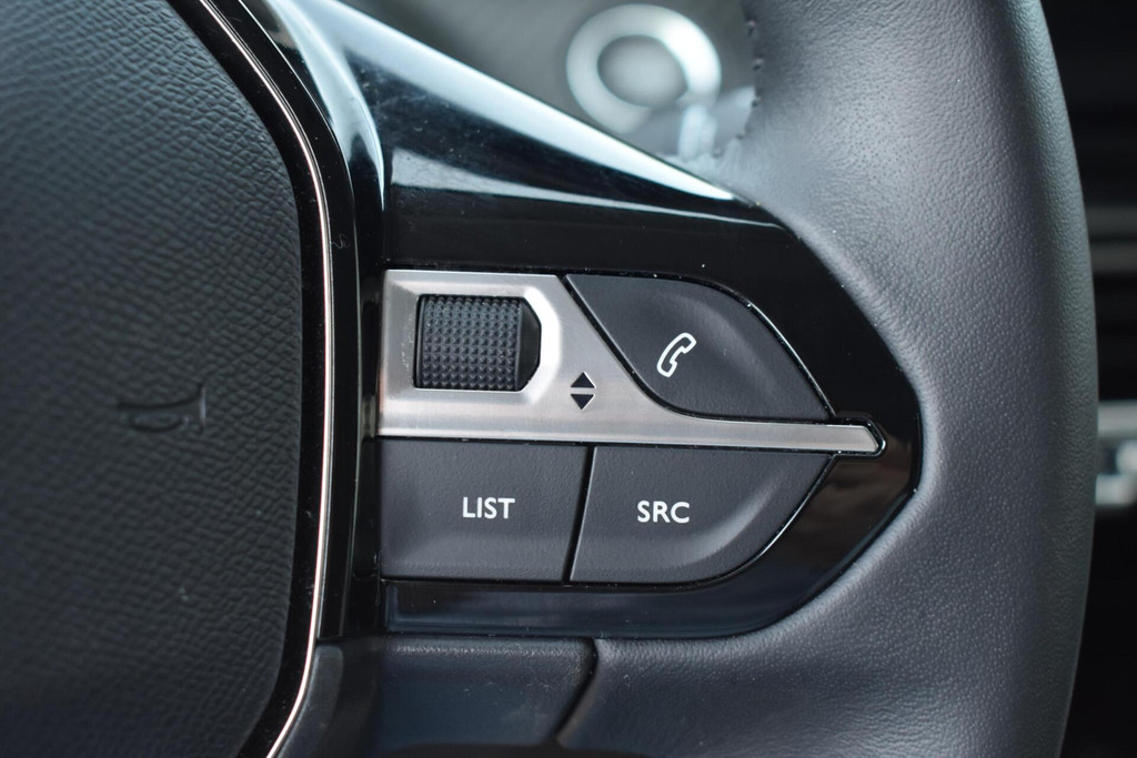 Peugeot e-208 (X078TK) met abonnement