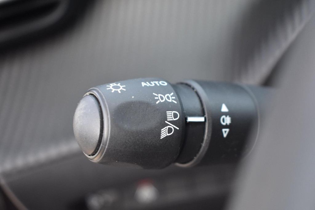 Peugeot e-208 (X078TK) met abonnement