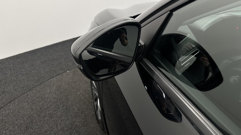 Peugeot e-208 (N277RN) met abonnement