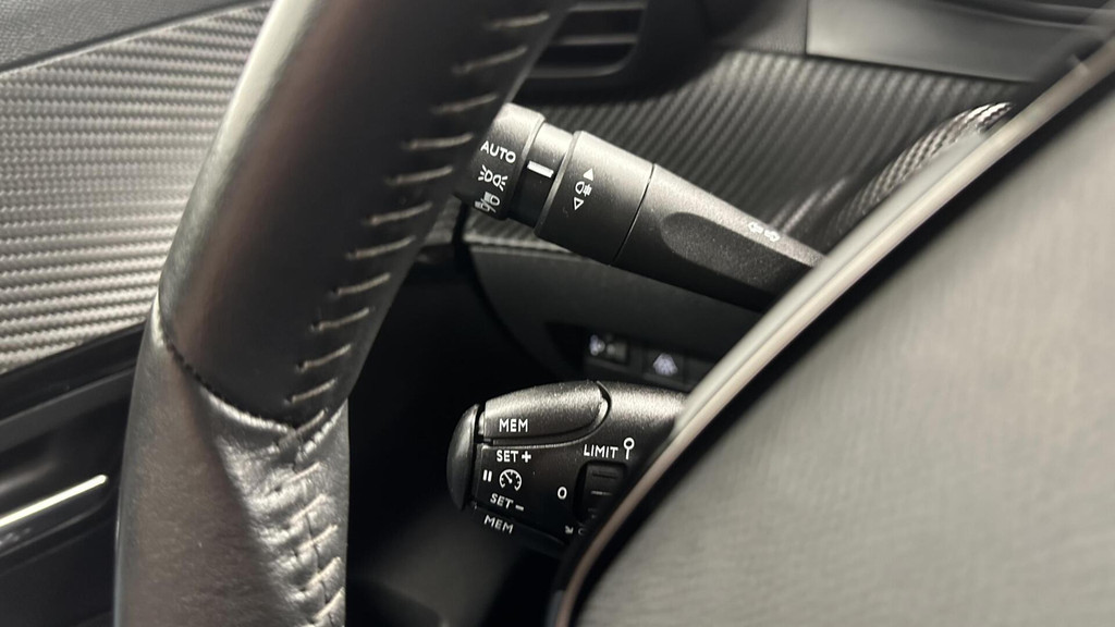 Peugeot e-208 (N277RN) met abonnement