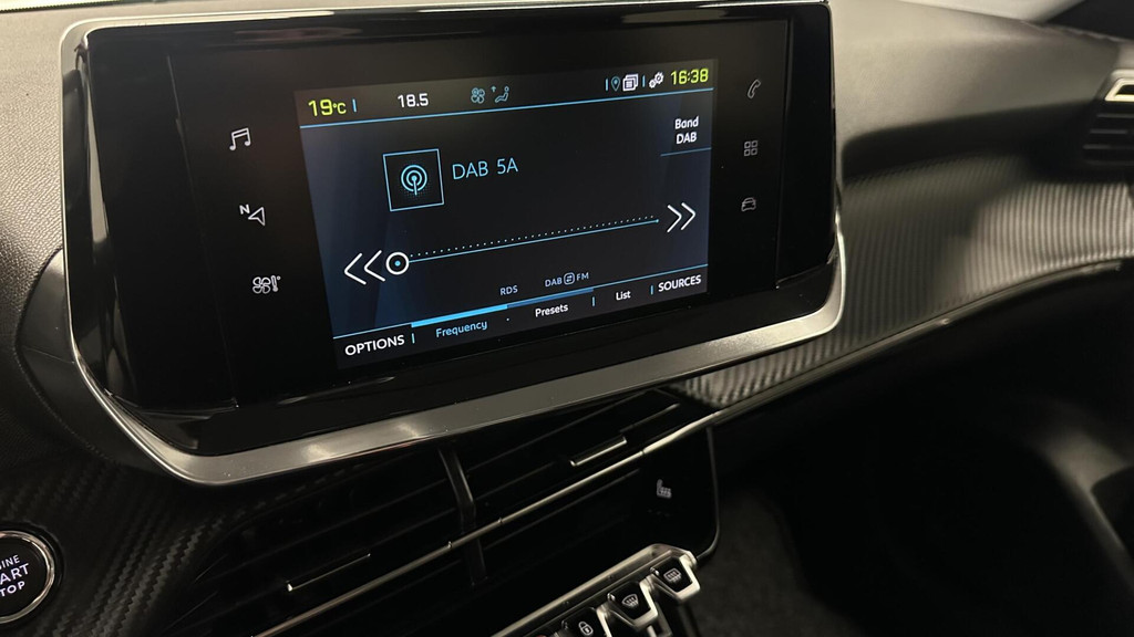 Peugeot e-208 (N277RN) met abonnement